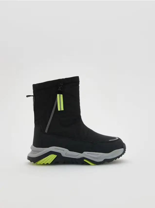 Reserved Stivaletti da neve isolanti - nero