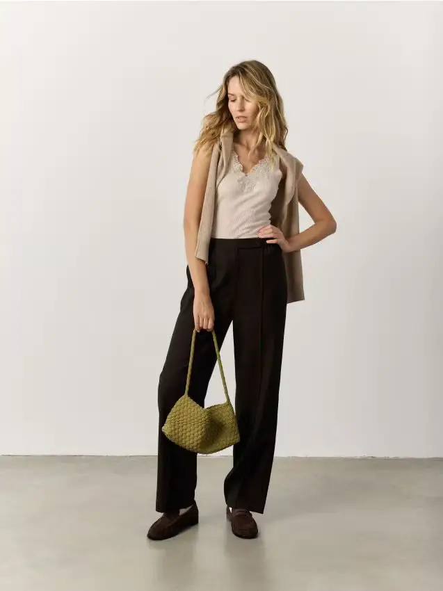 Top in lana con pizzo - panna