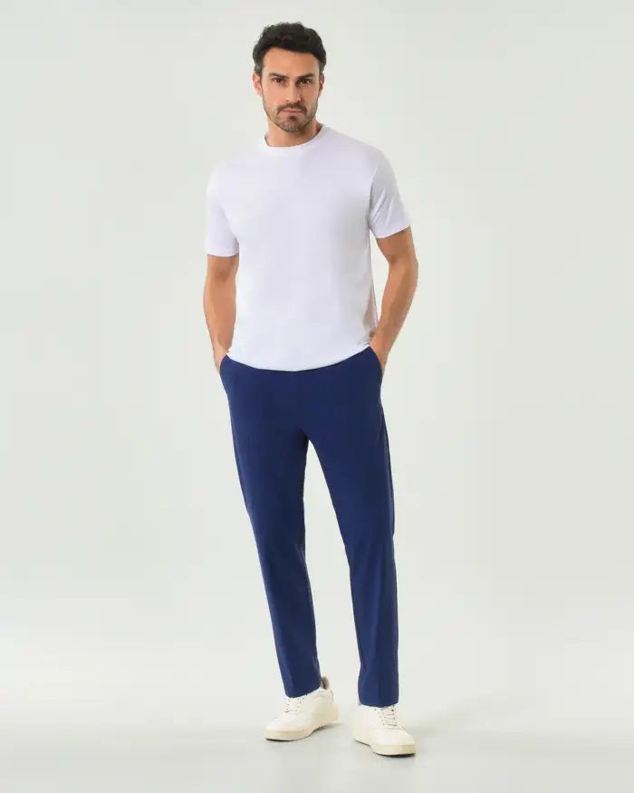 Rodolfo Pellizzari Pantaloni chino slim Pellizzari blu indaco in tessuto tecnico stretch con elastico inserito sul retro
