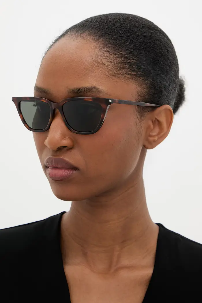 occhiali da sole wayfarer da donna Marrone