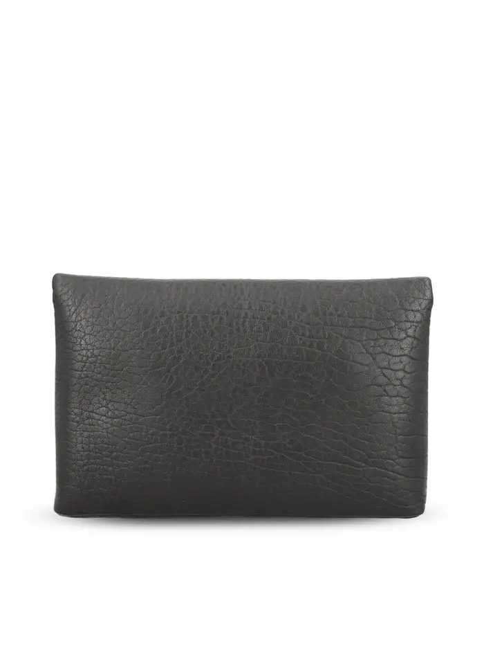 Pochette realizzata in pelle di agnello NERO