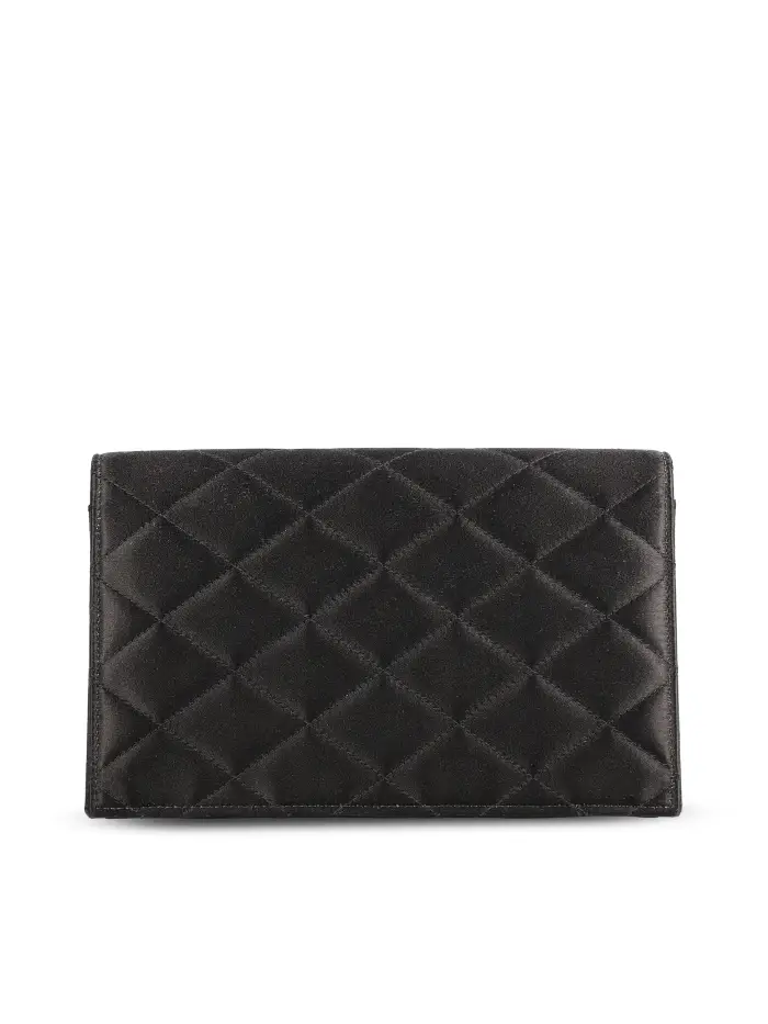 Pochette realizzata in viscosa NERO