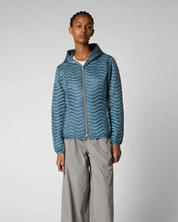 Piumino leggero color avio Save the duck con cappuccio e finish effetto raso a trapuntatura a onde