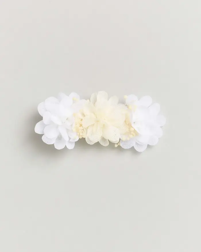 Molletta con fiori panna e bianchi