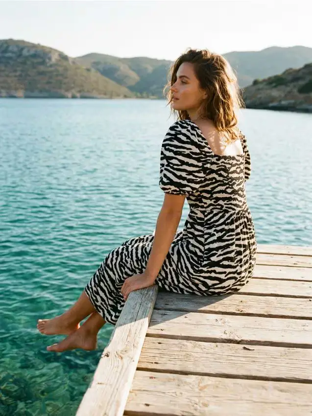 Sinsay Abito midi con stampa e arricciature - multicolor