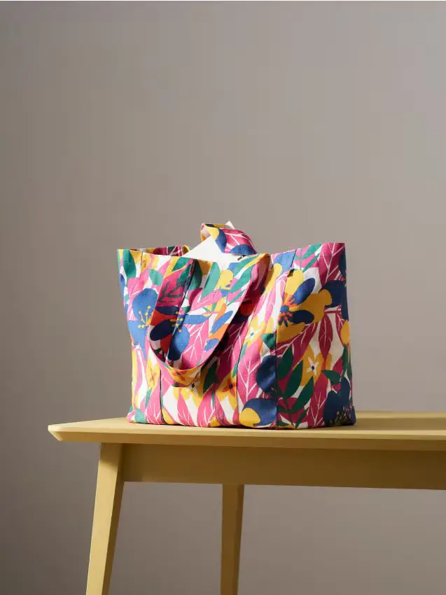 Sinsay Borsa in tessuto con motivo floreale - rosa