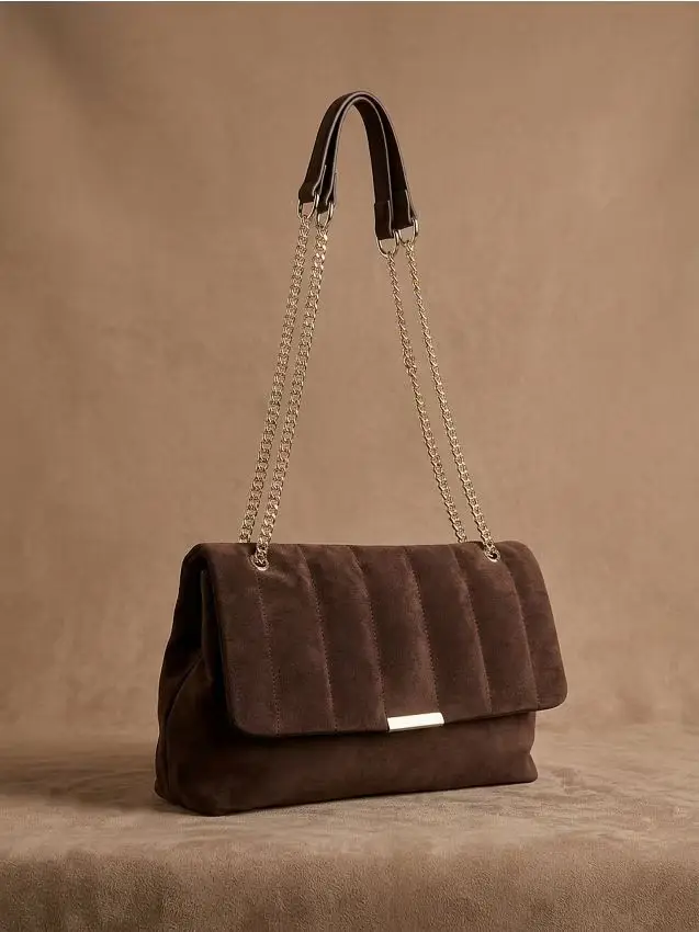 Borsa trapuntata con catena in simil pelle - marrone scuro