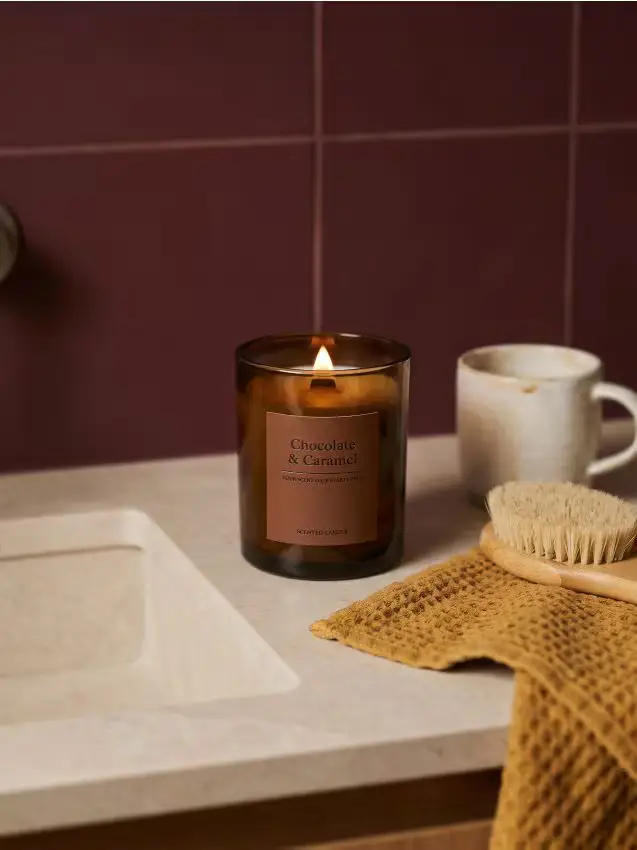 Candela profumata con aggiunta di cera di soia Chocolate & Carmel - beige