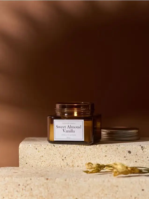 Candela profumata Sweet Almond Vanilla - beige