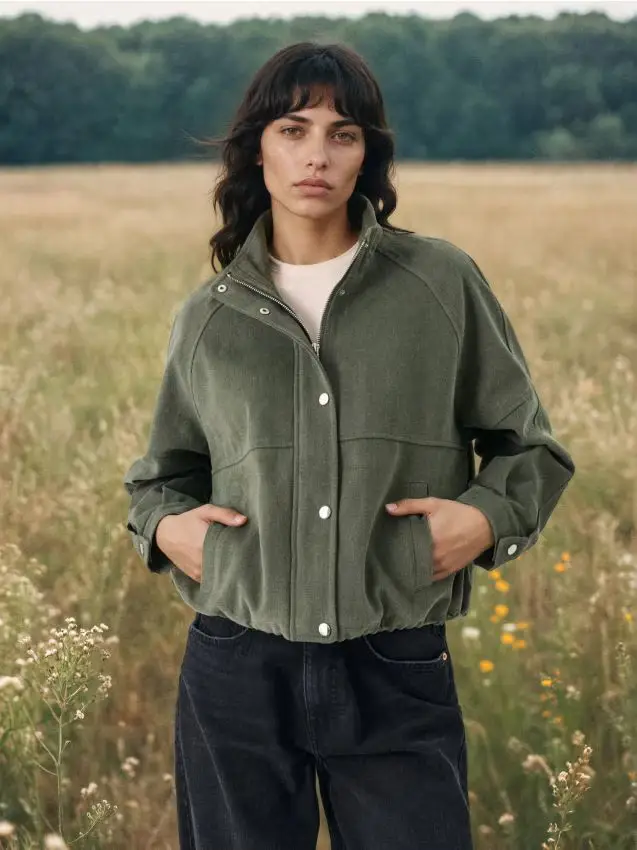 Sinsay Giacca bomber con colletto alto e finitura twill - verde scuro