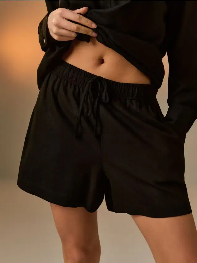 Sinsay Pantaloncini con miscela di lino - nero