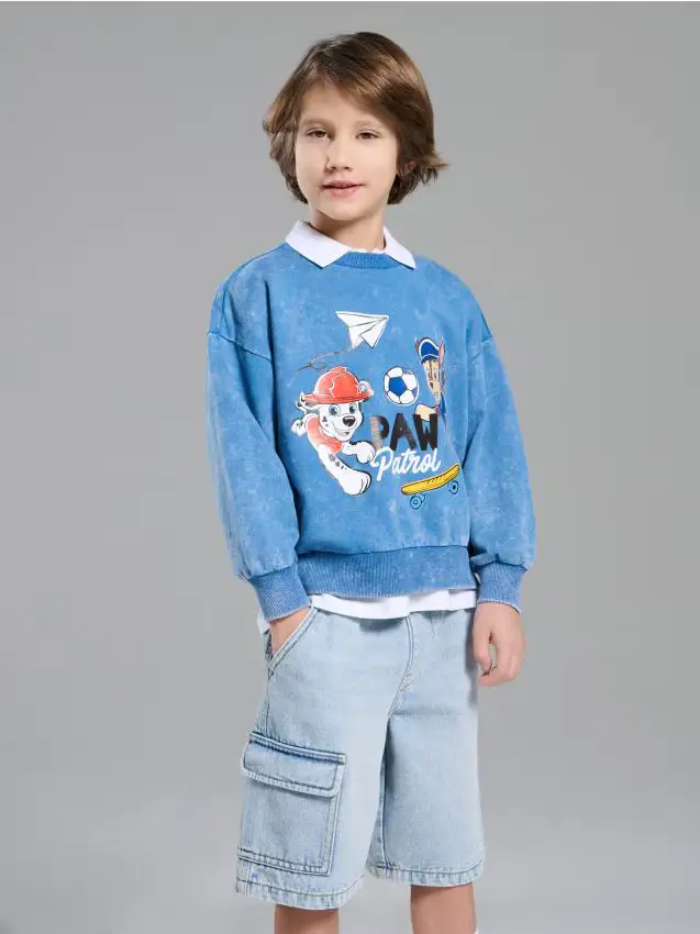 Pantaloncini in cotone larghi con effetto stone-wash - blu