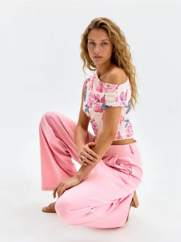 Sinsay Pantaloni classici Rosa 4991069