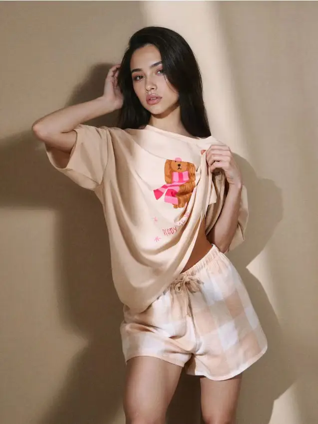 Sinsay Pigiama a due pezzi con cagnolino con sciarpa invernale - nude