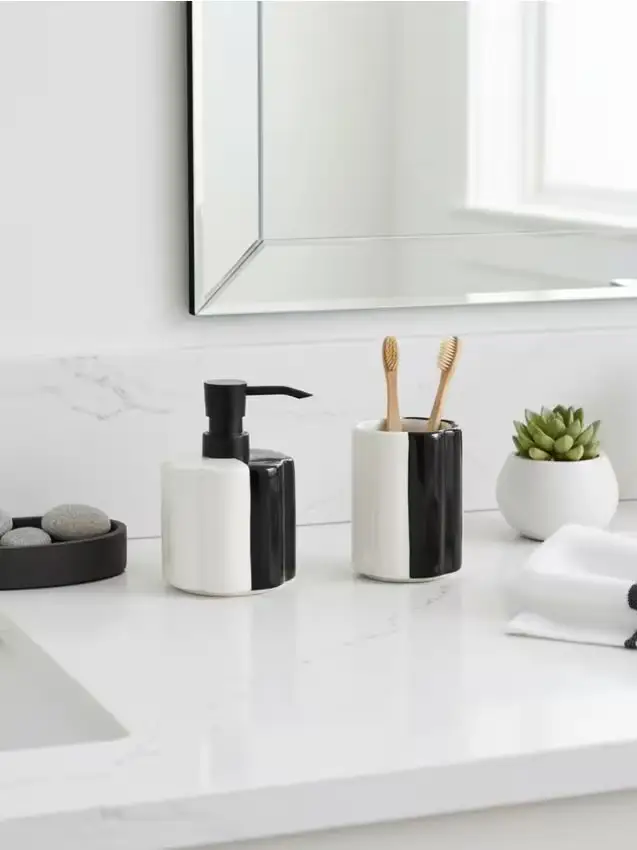 Sinsay Set da bagno in ceramica bicolore con dispenser e bicchiere - nero