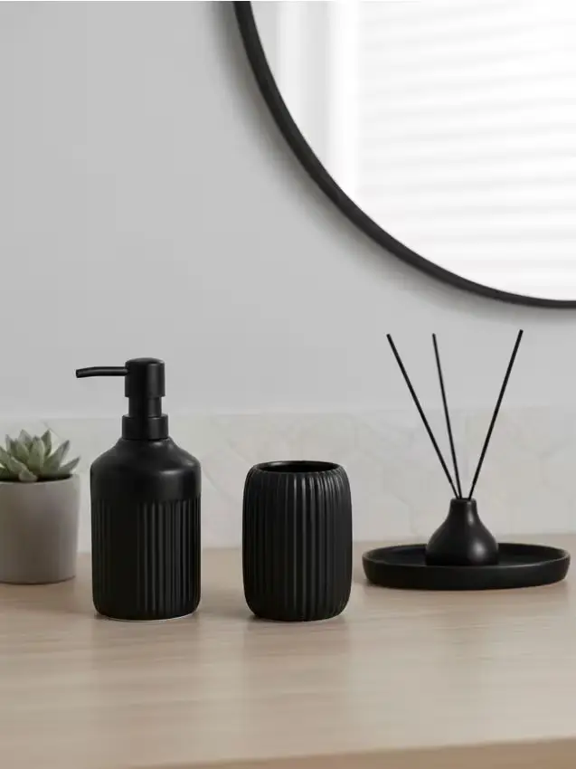 Set Dispenser per sapone e bicchiere per spazzolini - nero