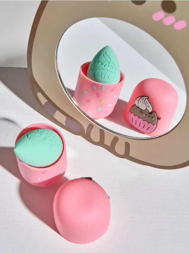 Sinsay Spugnetta make-up con astuccio Pusheen The Cat - multicolor