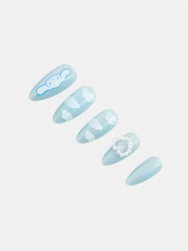 Unghie finte a forma di mandorla Cinnamoroll - blu pallido