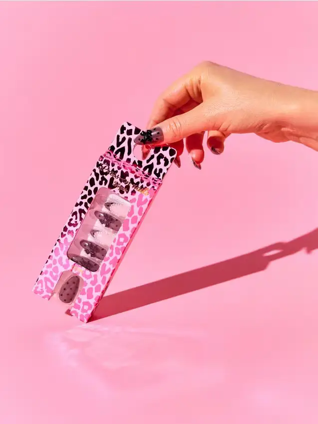 Unghie finte a pois con fiocchi 3D e perline, 24 pezzi - nero