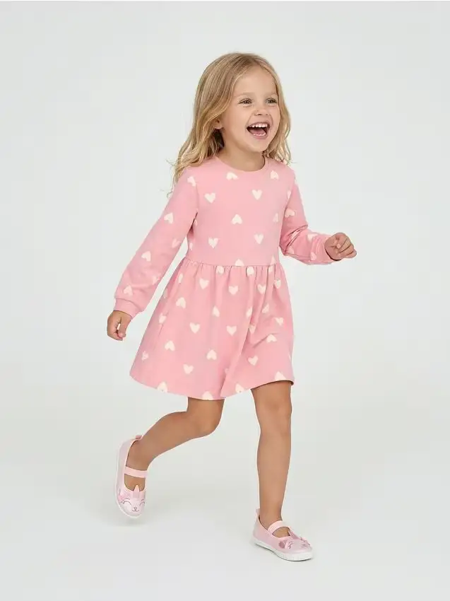 Vestito a maniche lunghe con stampa a cuori - rosa cipria