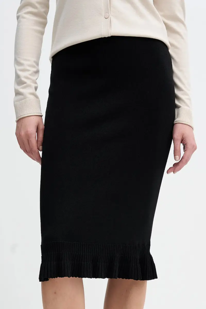 Sisley Gonna nera con taglio aderente