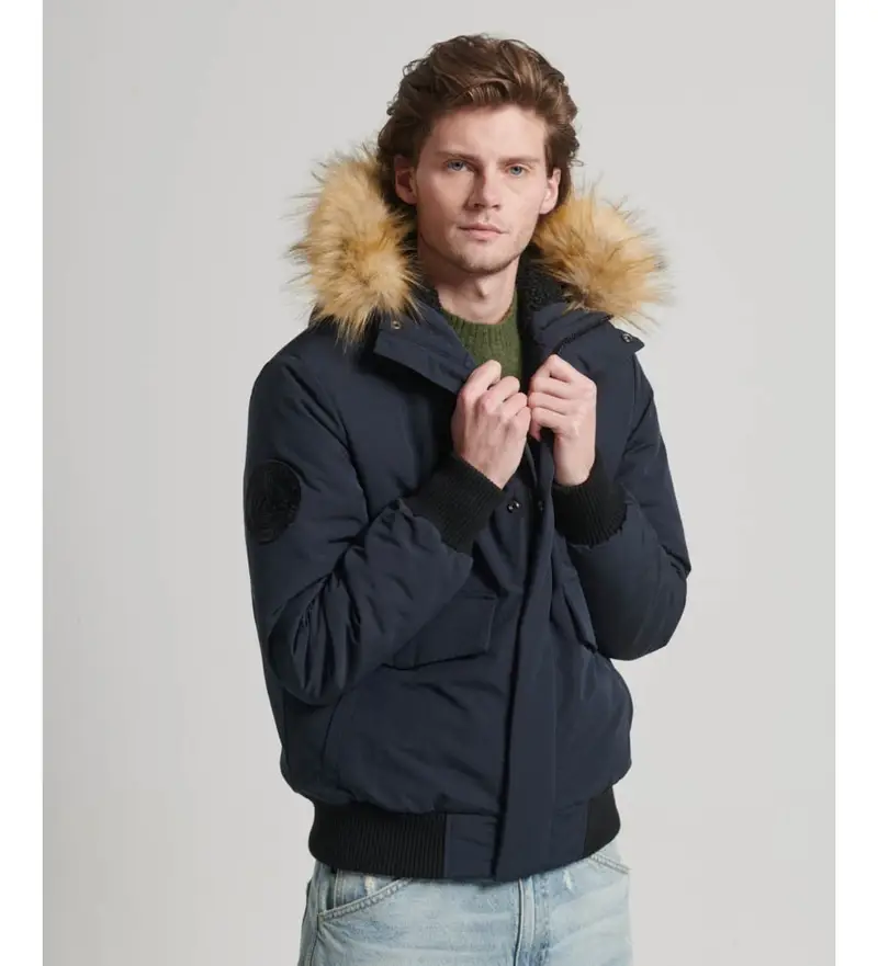 Superdry per uomo M5011742A Giubbotto bomber imbottito con cappuccio Everest blu scuro, Casual, Poliestere, Navy