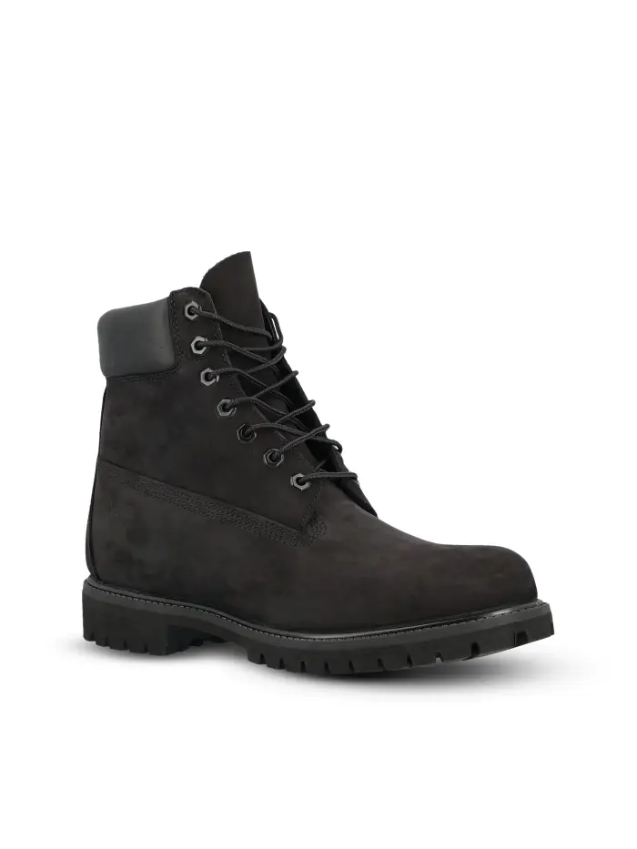 Stivali realizzati in pelle NERO