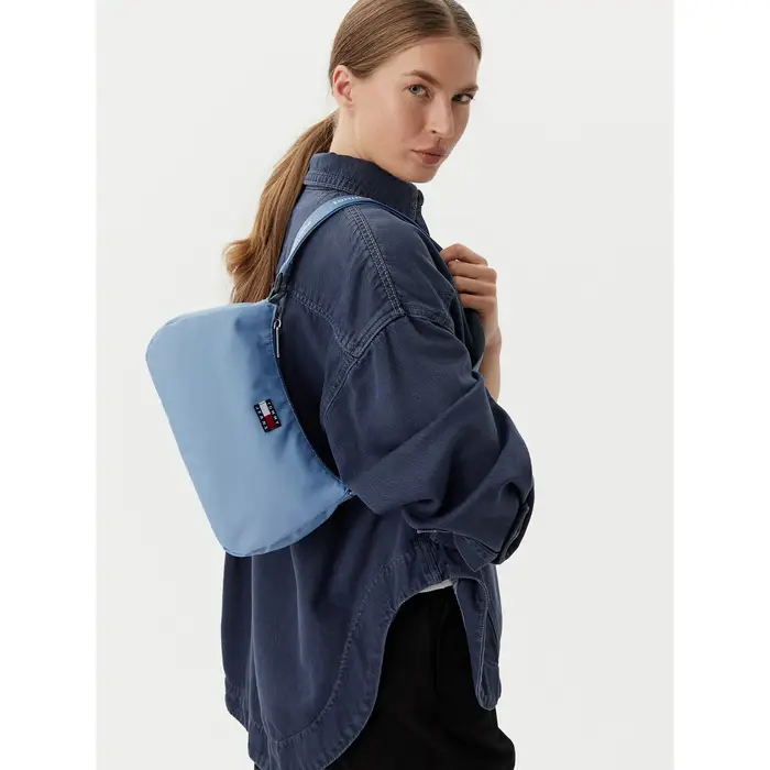 Borsetta Tommy Jeans Tjw Ess Daily Shoulder Bag AW0AW18768 Azzurro chiaro