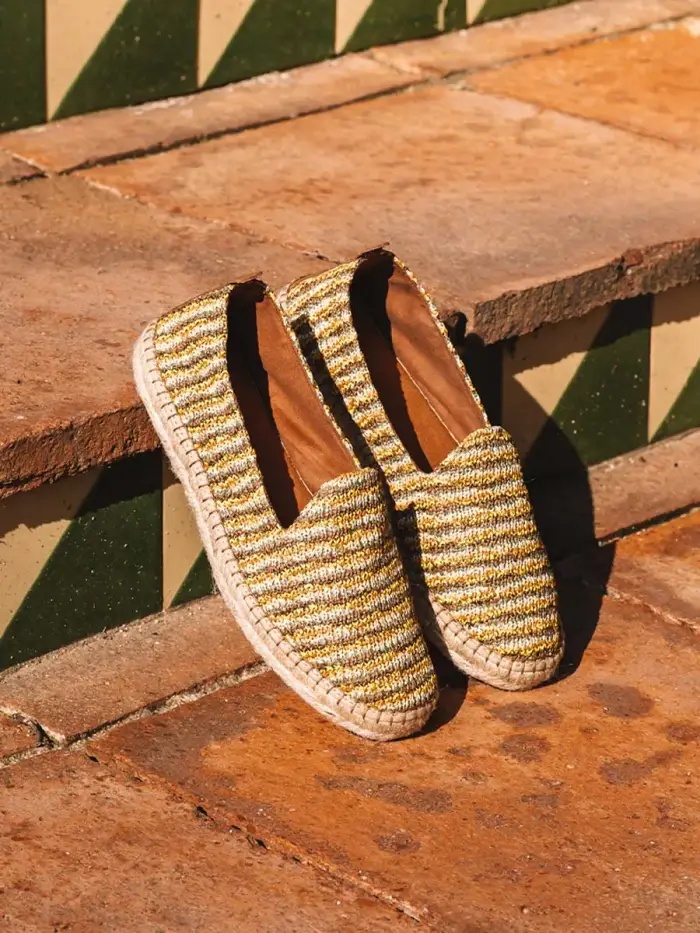 TONI PONS Espadrillas chiuse da uomo in rafia con linguetta posteriore TERRA