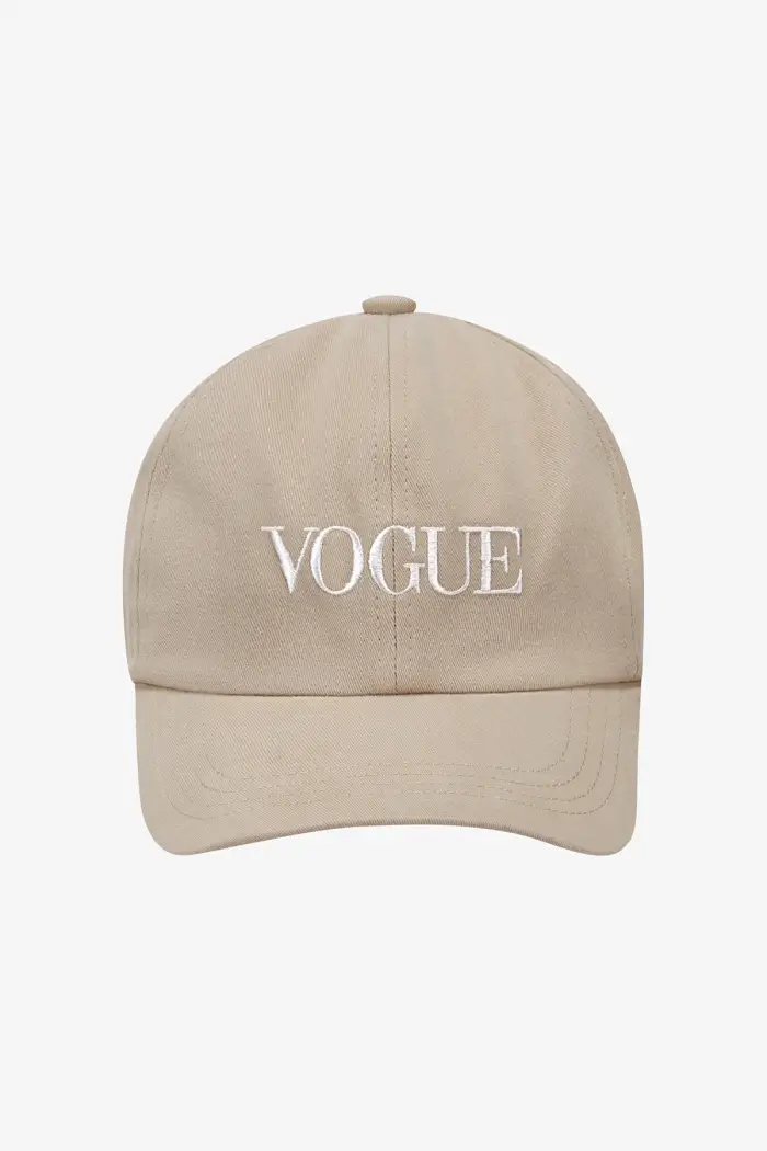VOGUE Collection Cappellino VOGUE Stripes Edition beige con logo ricamato bianco
