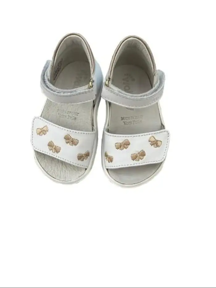 scarpe bianche bambina dettagli oro