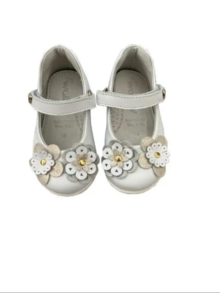 scarpe bianche bambina dettagli sul davanti