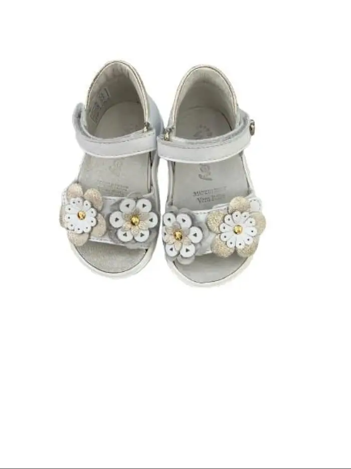 scarpe bianche bambina dettagli sul davanti