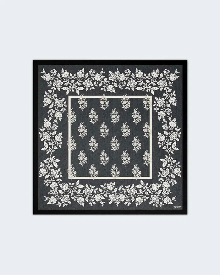 Weekend Max Mara Foulard in twill di seta effetto denim blu con stampa fiori a contrasto