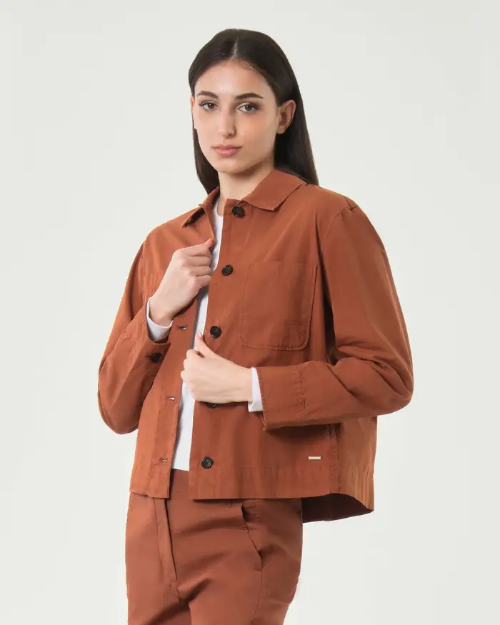 Giacca corta a camicia Woolrich coccio in popeline di puro cotone con tasche a toppa