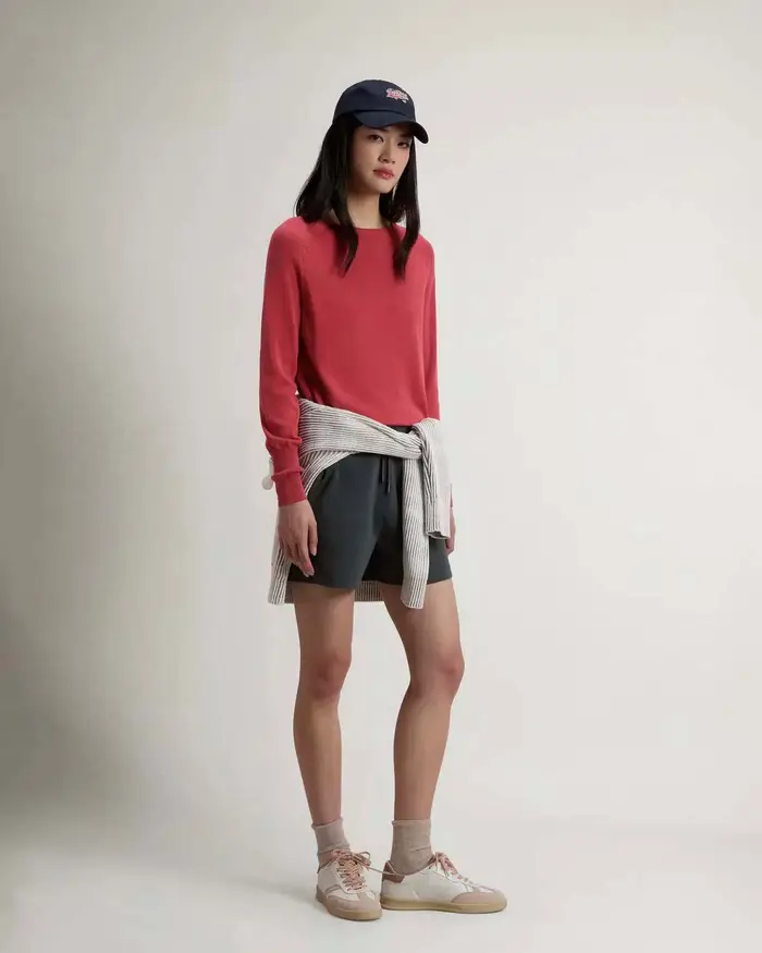 Maglia Woolrich rossa in misto cotone con placchetta logo e scollo a barchetta