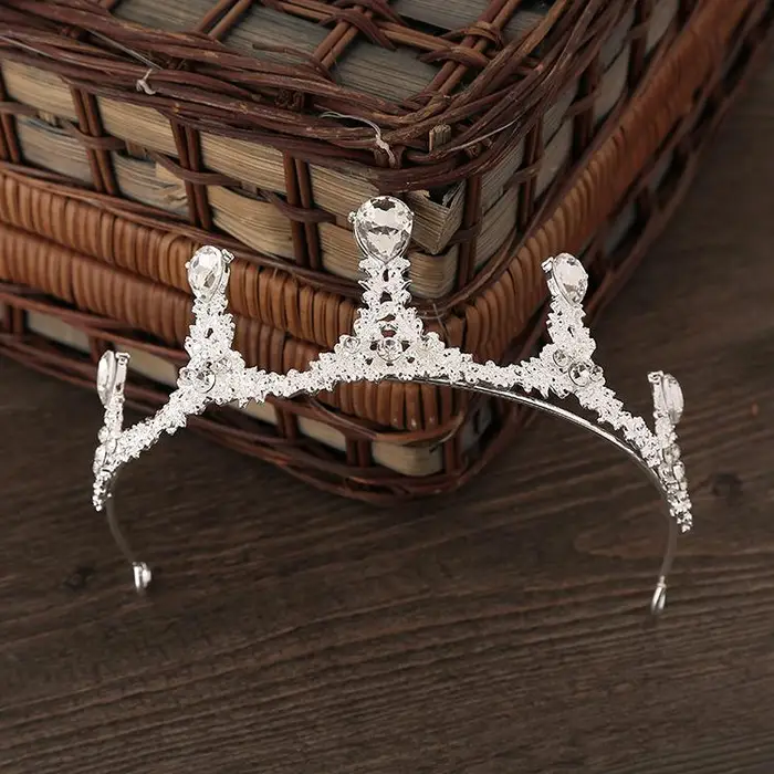 Nuova corona per bambini in lega di perle, corona da sposa, abito da sposa, fascia per capelli, cena, spettacolo