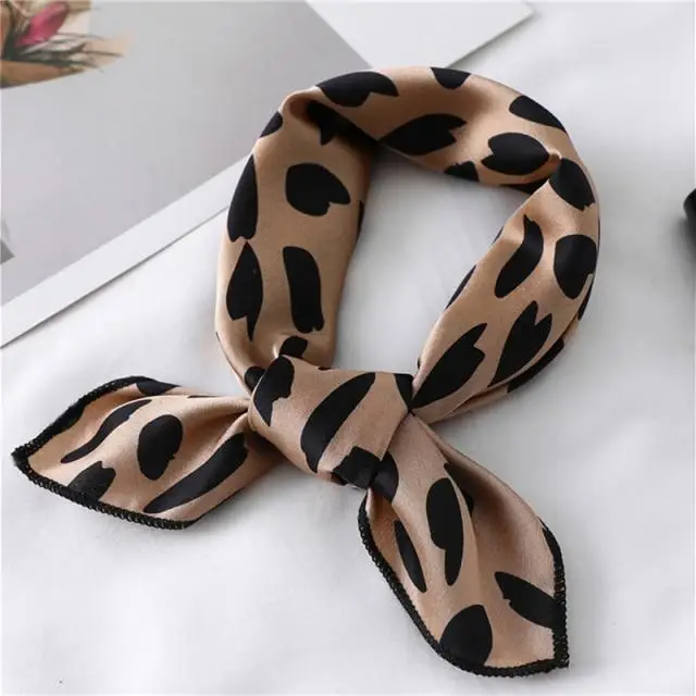 XBHAPPAREL Nuova Sciarpa di Seta Quadrata Moda Donna Dot Plaid Stampa Fazzoletto da collo Sciarpe da lavoro da donna Piccolo Foulard